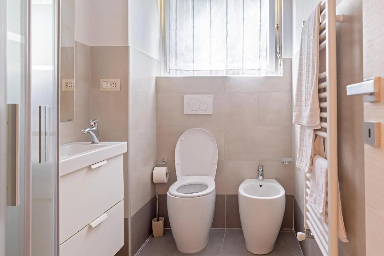 Apartment Via Serrati 21 Milan