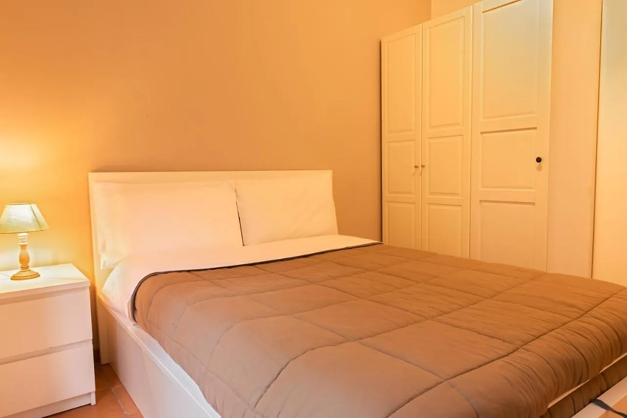 Apartment Via Serrati 21 Milan